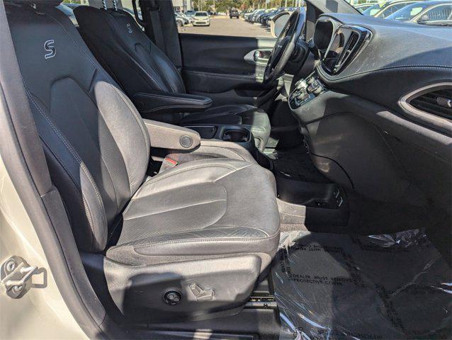 used 2021 Chrysler Pacifica car, priced at $23,752