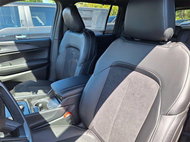 new 2025 Jeep Grand Cherokee car, priced at $40,953