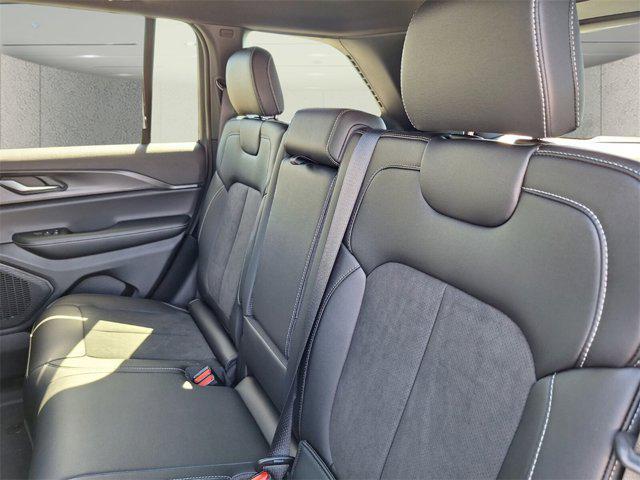 new 2025 Jeep Grand Cherokee car, priced at $40,953