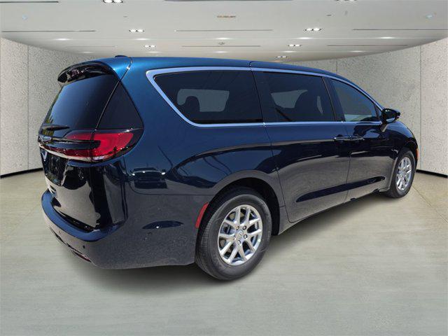 new 2025 Chrysler Pacifica car, priced at $39,348