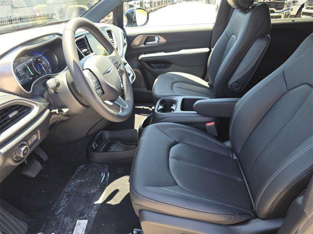 new 2025 Chrysler Pacifica car, priced at $39,348