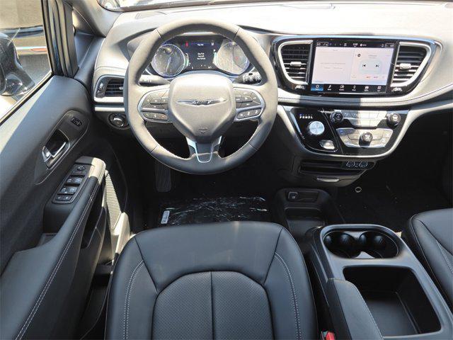 new 2025 Chrysler Pacifica car, priced at $39,348