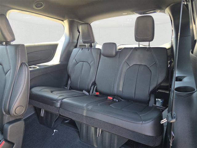 new 2025 Chrysler Pacifica car, priced at $39,348