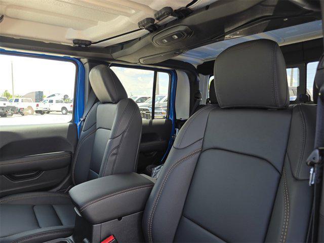 new 2025 Jeep Gladiator car, priced at $46,922
