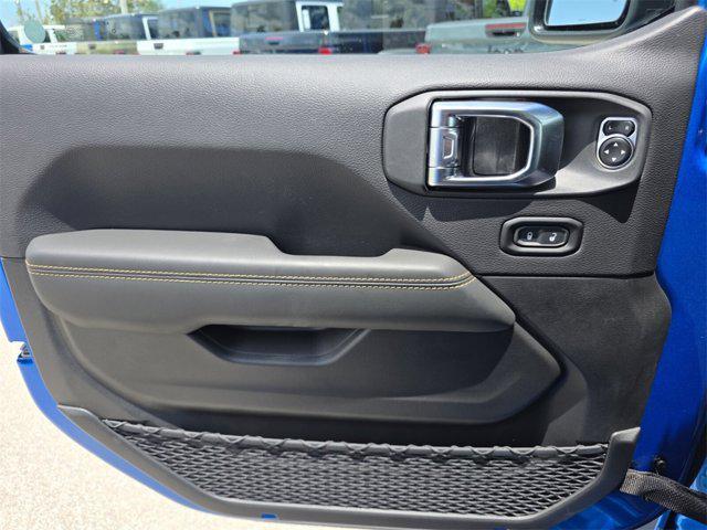 new 2025 Jeep Gladiator car, priced at $46,922