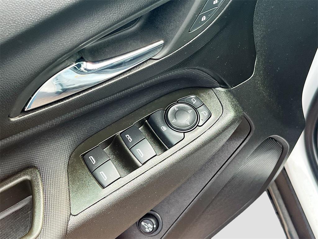 used 2024 Chevrolet Equinox car, priced at $24,400