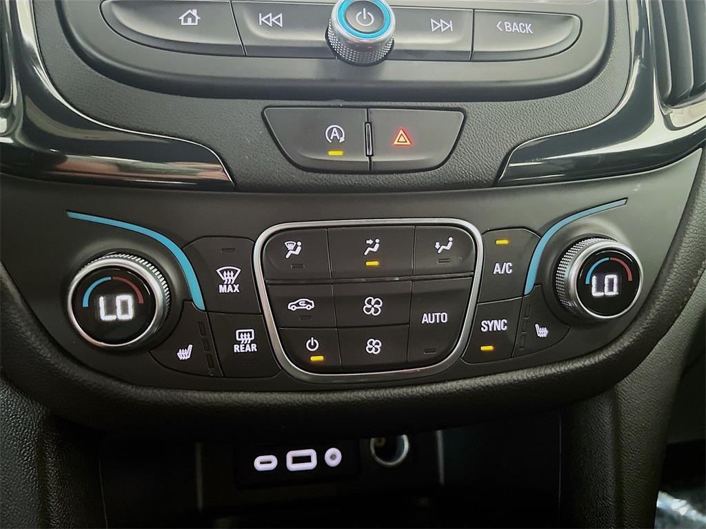 used 2024 Chevrolet Equinox car, priced at $24,400