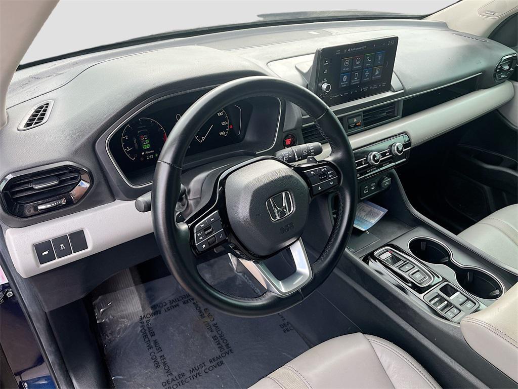 used 2025 Honda Pilot car, priced at $40,900