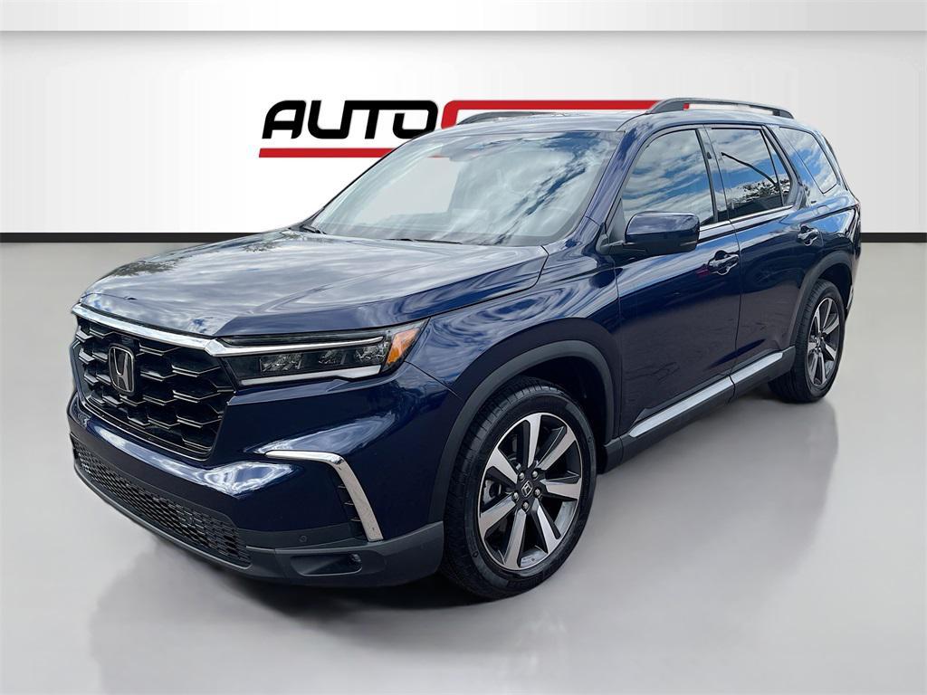 used 2025 Honda Pilot car, priced at $40,900