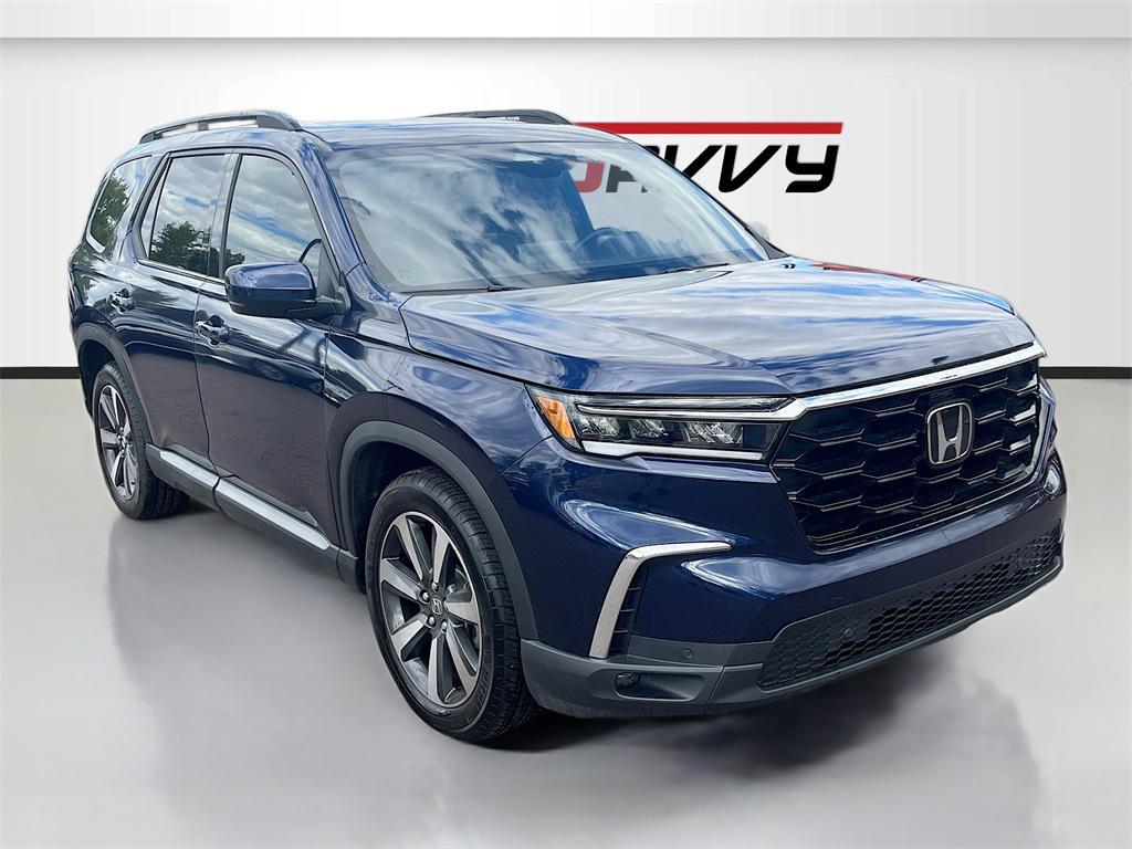 used 2025 Honda Pilot car, priced at $40,900