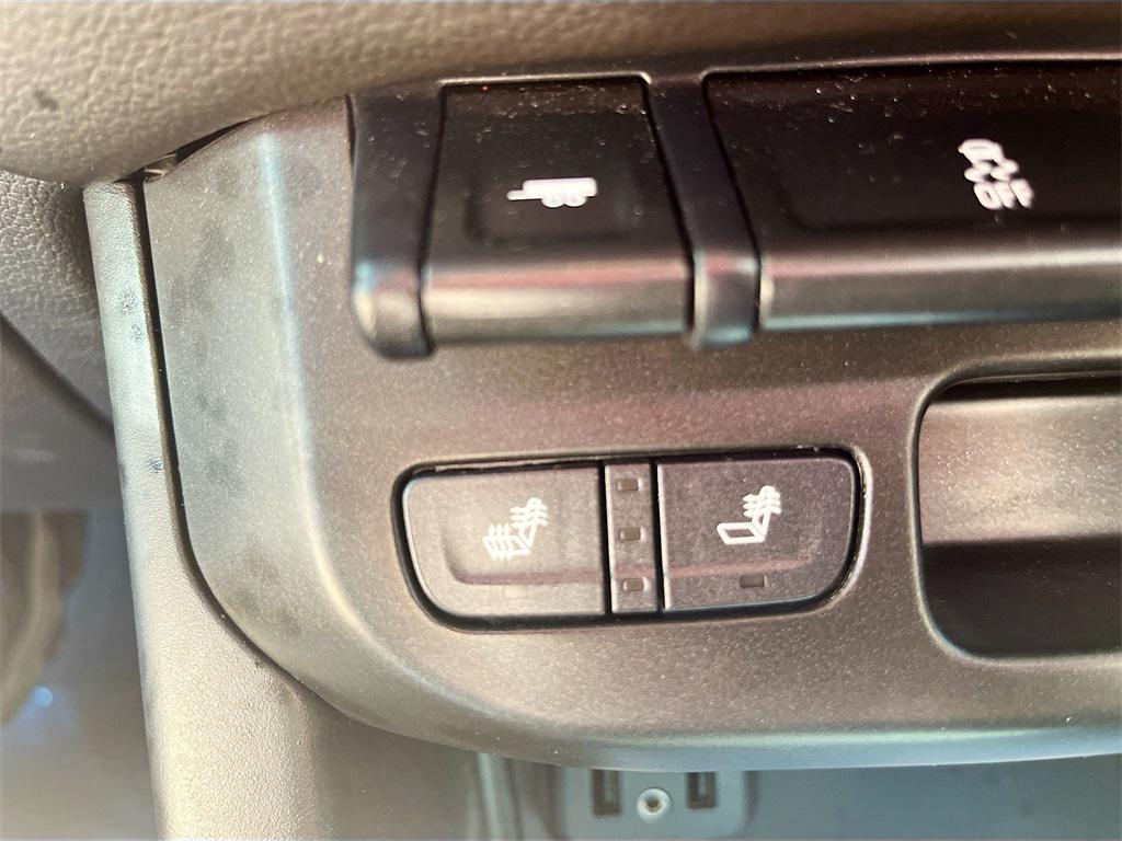 used 2022 GMC Canyon car, priced at $30,000
