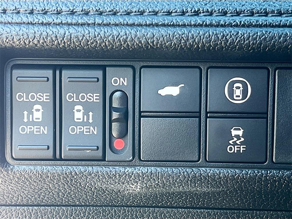used 2023 Honda Odyssey car, priced at $31,400