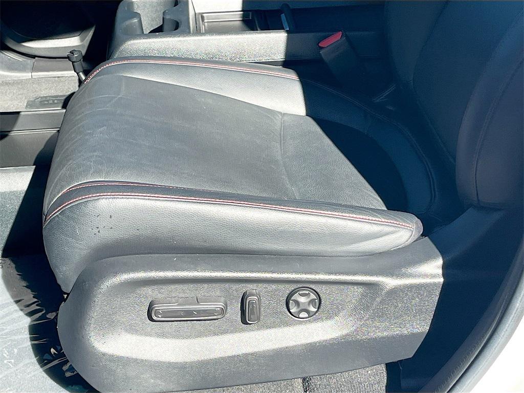 used 2023 Honda Odyssey car, priced at $31,400