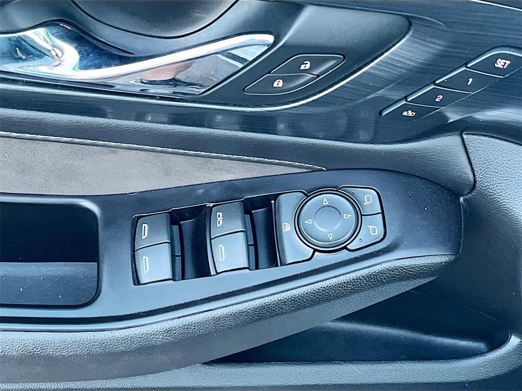 used 2020 Chevrolet Traverse car, priced at $28,800