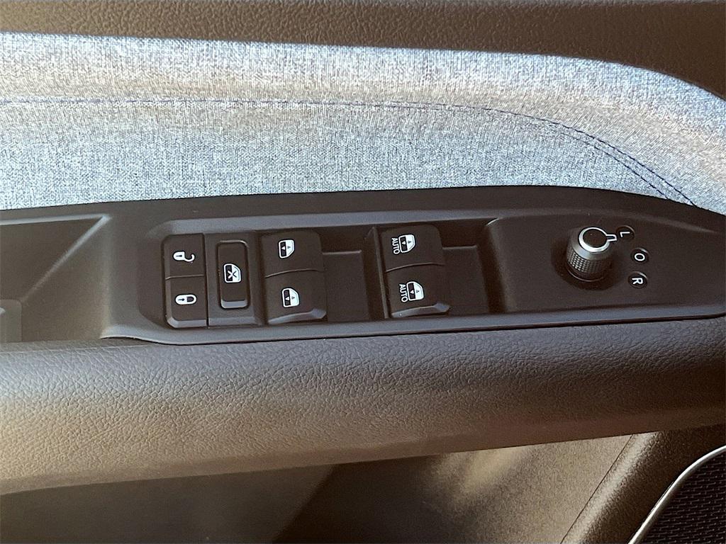 used 2025 Jeep Compass car, priced at $22,200
