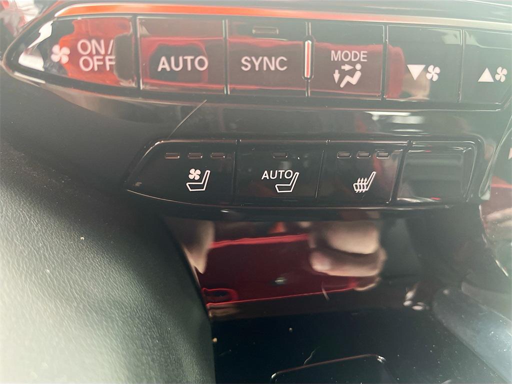 used 2024 Acura MDX car, priced at $41,500