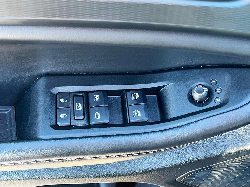 used 2024 Jeep Grand Cherokee L car, priced at $31,600