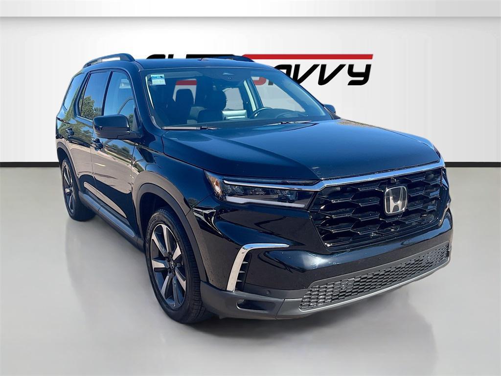 used 2025 Honda Pilot car, priced at $42,100