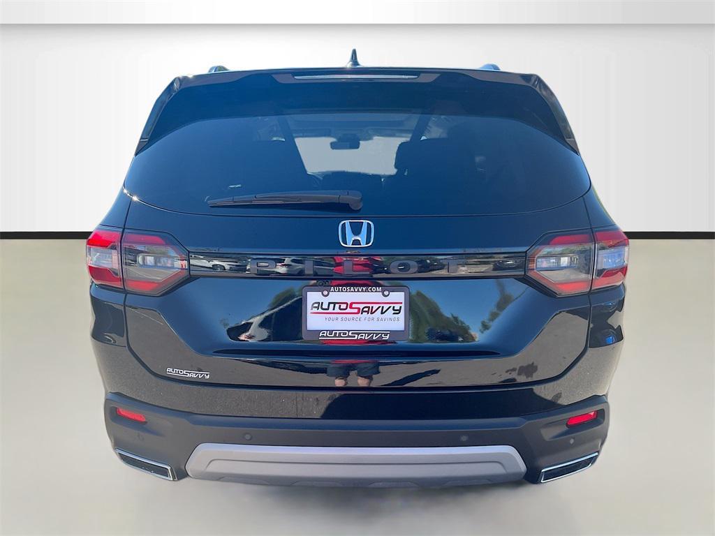 used 2025 Honda Pilot car, priced at $42,100