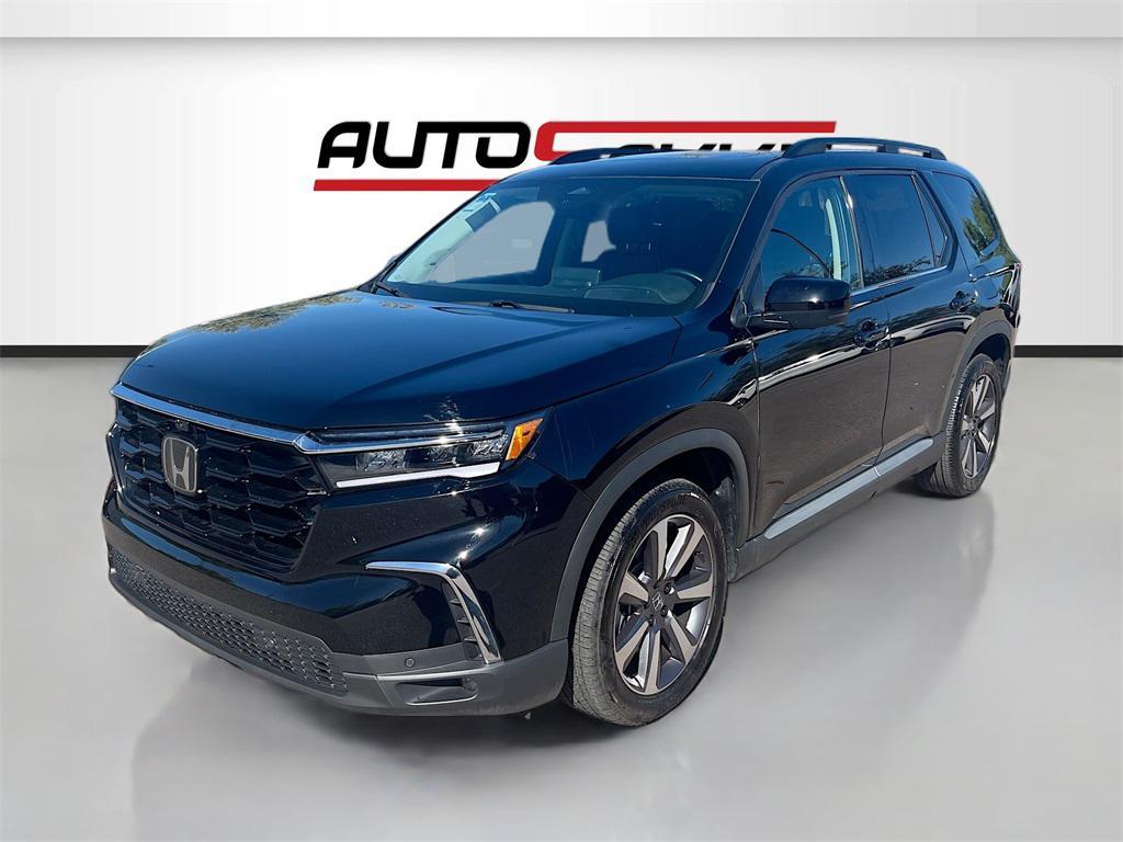 used 2025 Honda Pilot car, priced at $42,100