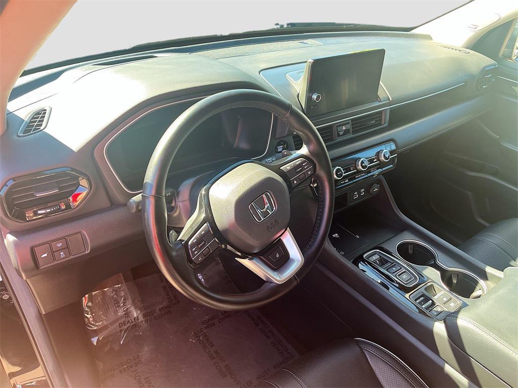 used 2025 Honda Pilot car, priced at $42,100