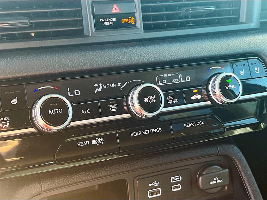 used 2025 Honda Pilot car, priced at $42,100