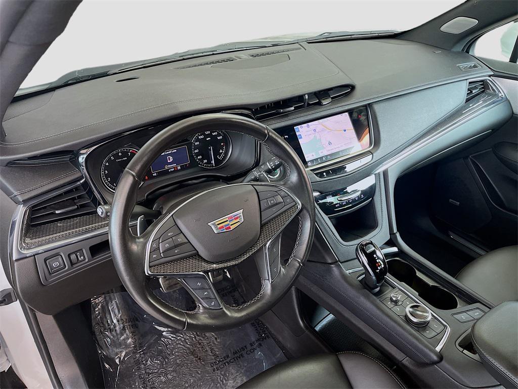 used 2022 Cadillac XT5 car, priced at $30,800