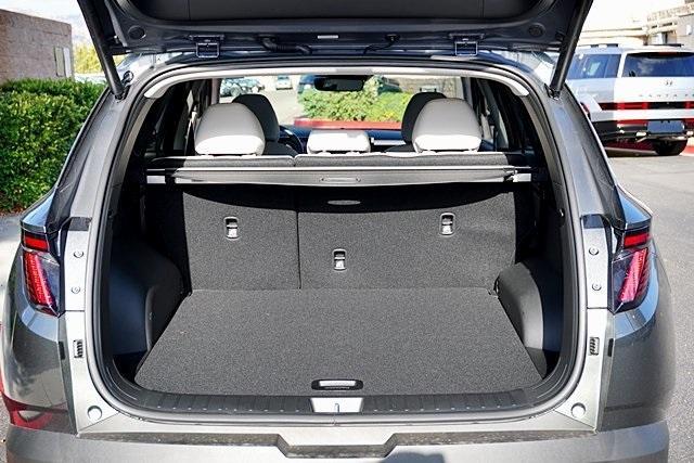 new 2025 Hyundai TUCSON Hybrid car, priced at $37,320