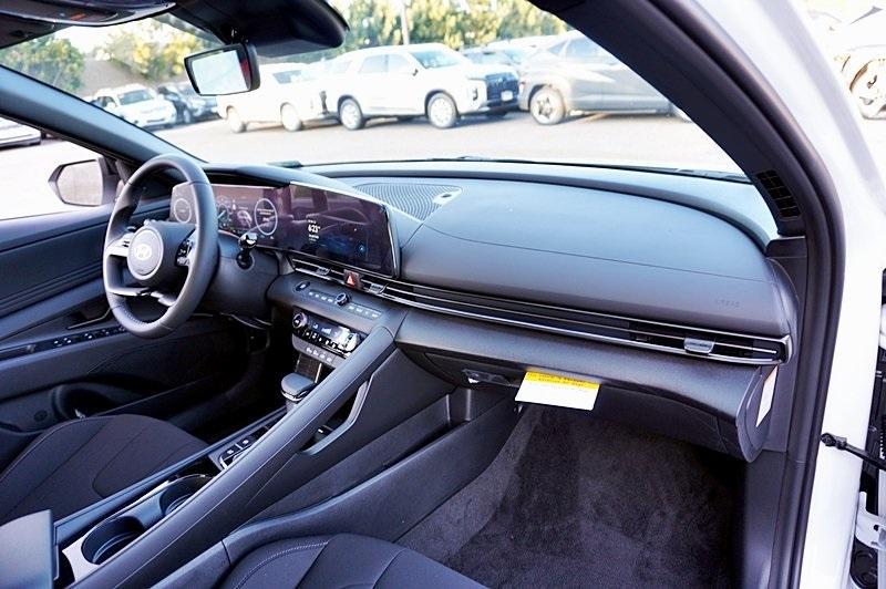 new 2025 Hyundai ELANTRA HEV car, priced at $29,156