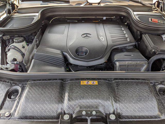 new 2025 Mercedes-Benz GLE 450 car, priced at $77,095