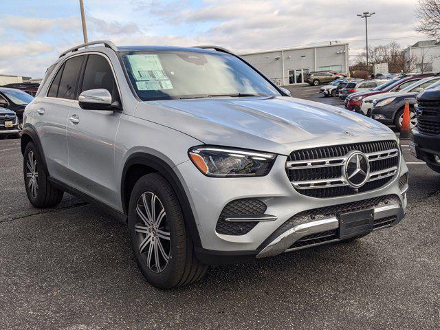 new 2025 Mercedes-Benz GLE 450 car, priced at $75,795