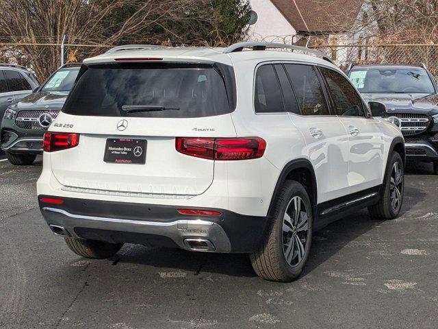 new 2025 Mercedes-Benz GLB 250 car, priced at $49,595