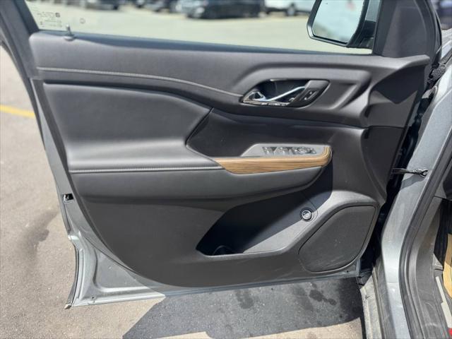 used 2023 GMC Acadia car, priced at $31,405