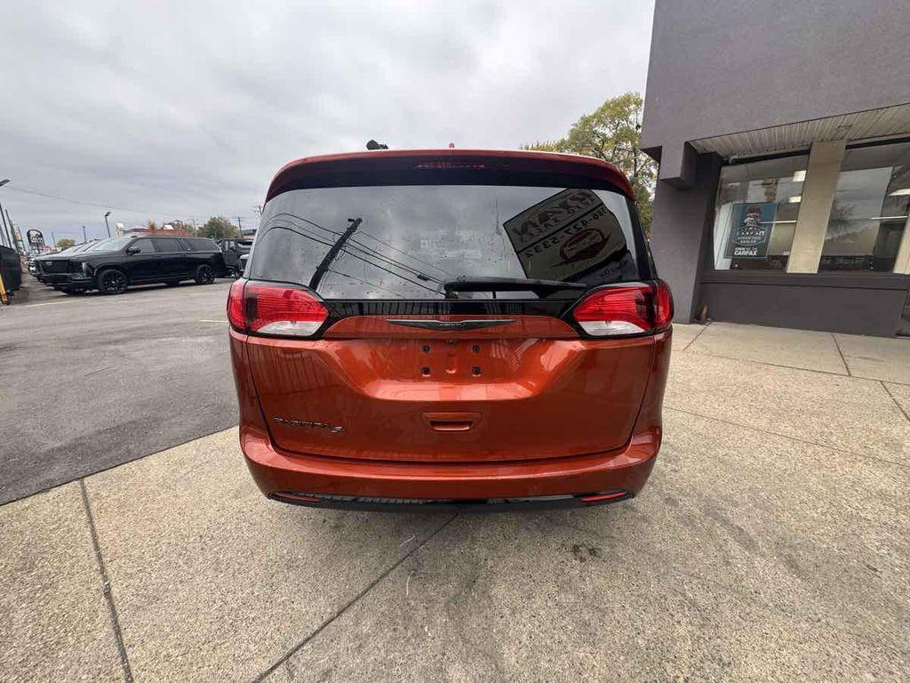 used 2018 Chrysler Pacifica car, priced at $14,905