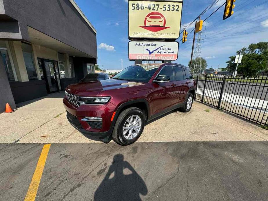 used 2022 Jeep Grand Cherokee car, priced at $38,905