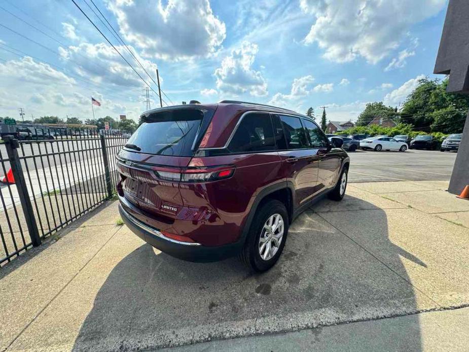 used 2022 Jeep Grand Cherokee car, priced at $38,905