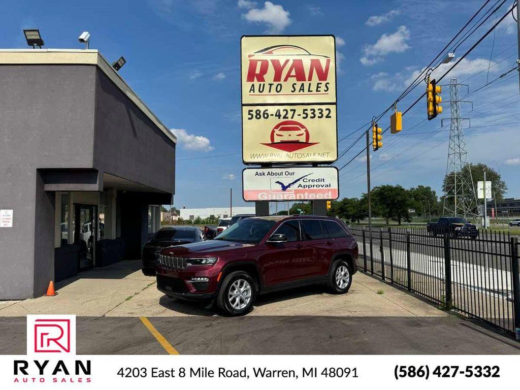 used 2022 Jeep Grand Cherokee car, priced at $35,405