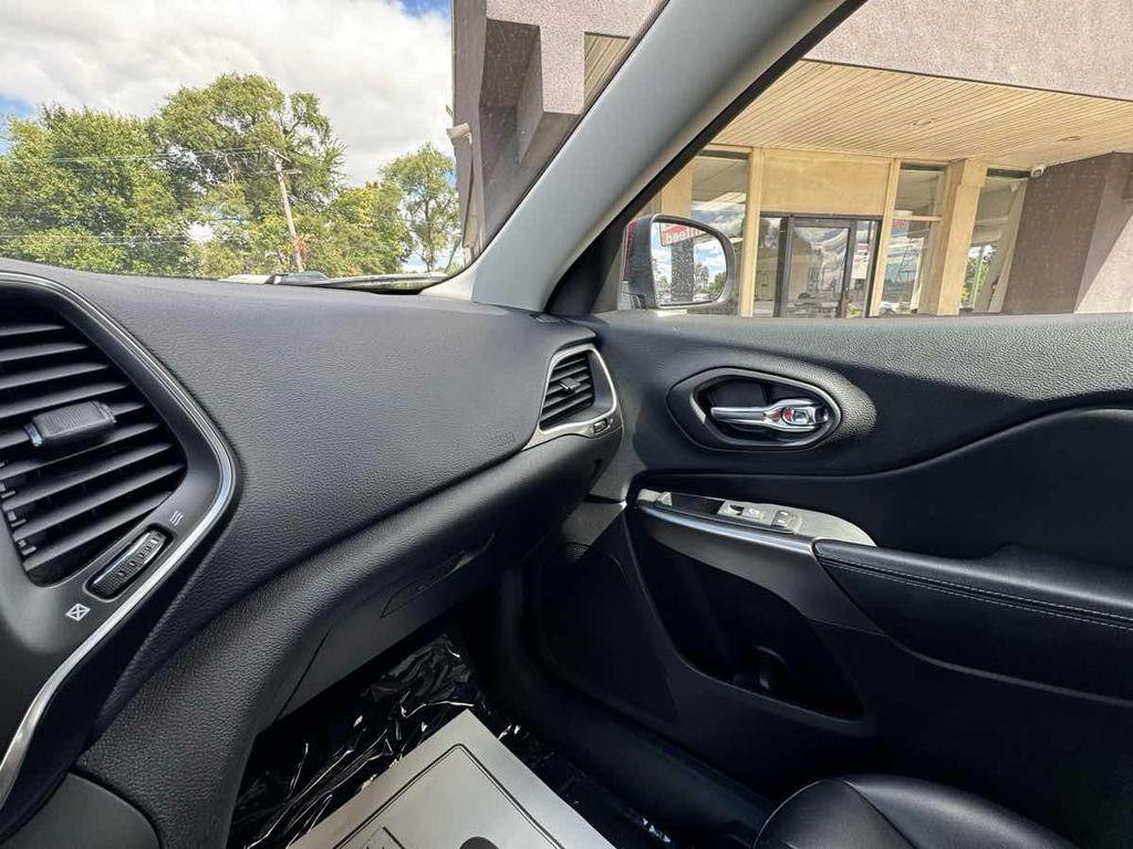 used 2019 Jeep Cherokee car, priced at $14,905