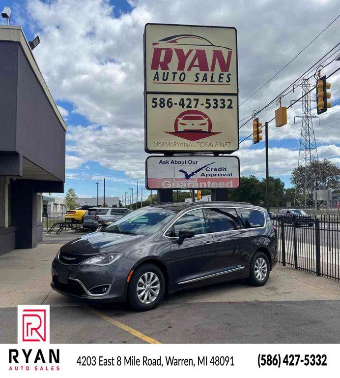 used 2017 Chrysler Pacifica car