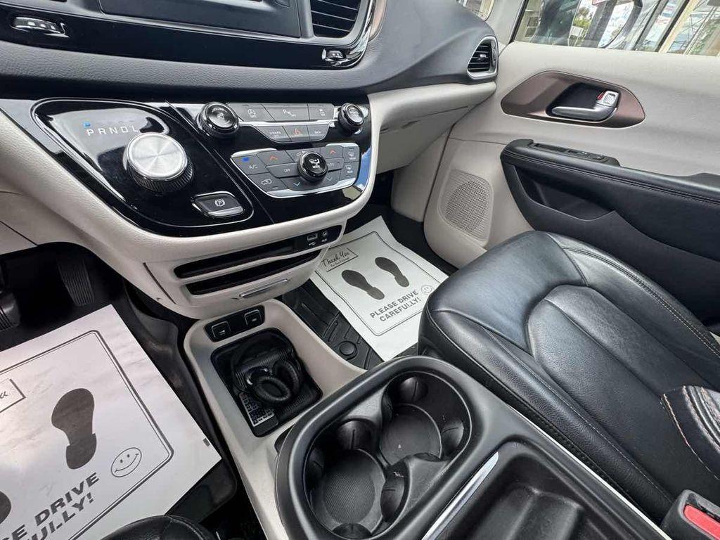 used 2017 Chrysler Pacifica car