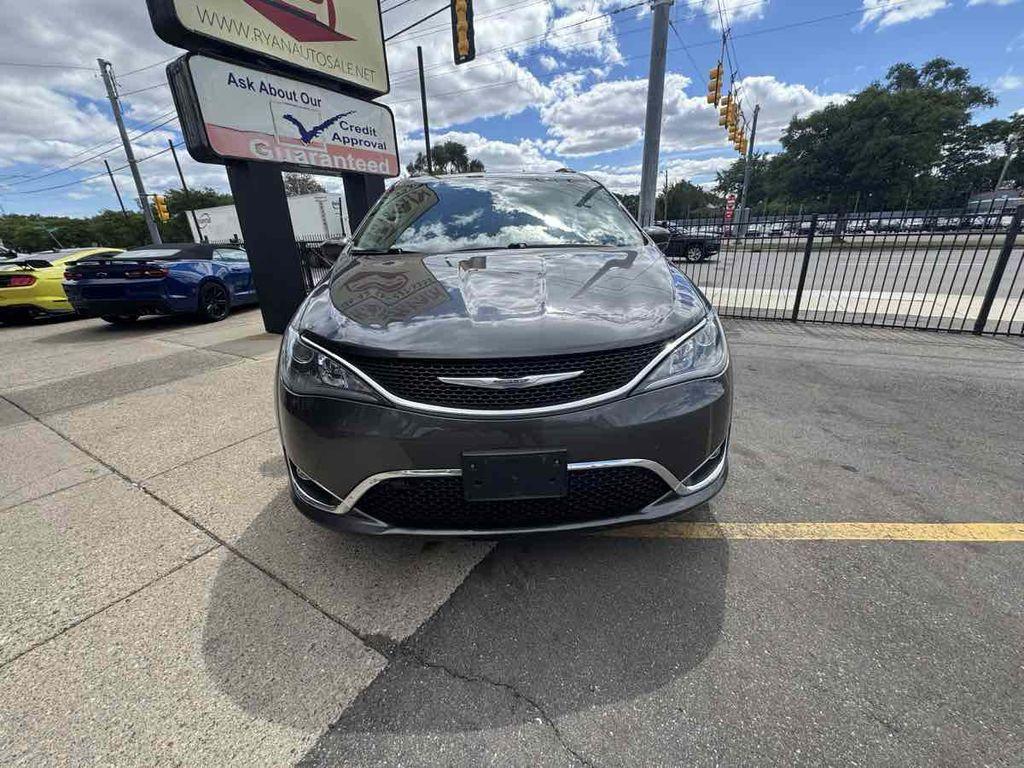 used 2017 Chrysler Pacifica car