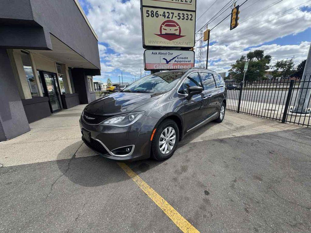 used 2017 Chrysler Pacifica car