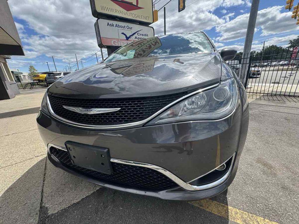 used 2017 Chrysler Pacifica car