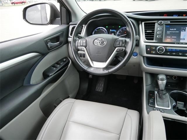 used 2019 Toyota Highlander Hybrid car, priced at $35,093