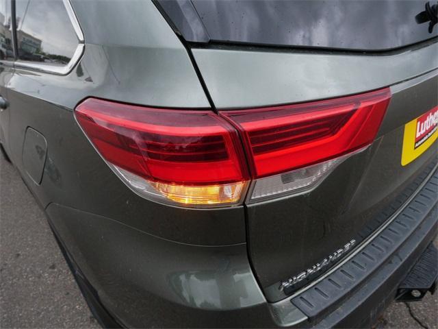 used 2019 Toyota Highlander Hybrid car, priced at $35,093