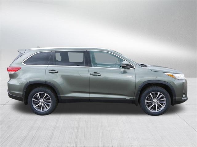 used 2019 Toyota Highlander Hybrid car, priced at $35,093