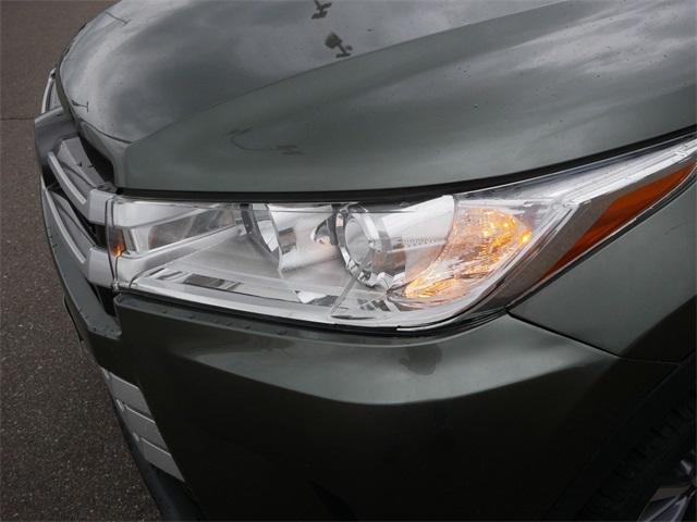 used 2019 Toyota Highlander Hybrid car, priced at $35,093