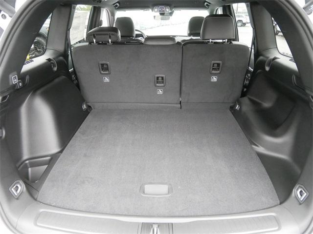 new 2025 Jeep Grand Cherokee car, priced at $43,696