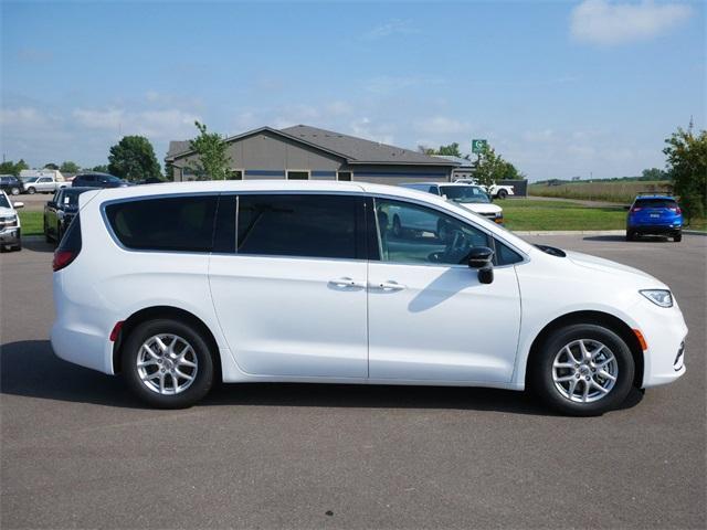 new 2024 Chrysler Pacifica car, priced at $38,578