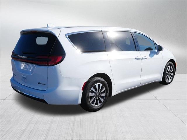 used 2022 Chrysler Pacifica Hybrid car, priced at $27,300